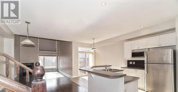 115 Watchhorn Grove, Ottawa, ON, K1V 2N3 - 3