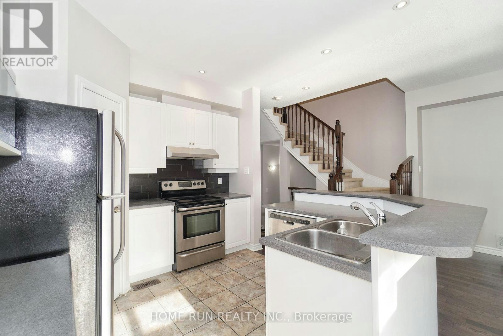115 Watchhorn Grove, Ottawa, ON, K1V 2N3 - 14