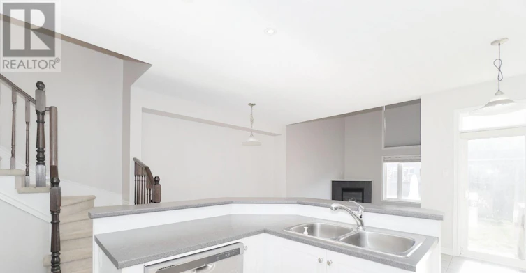115 Watchhorn Grove, Ottawa, ON, K1V 2N3 - 15