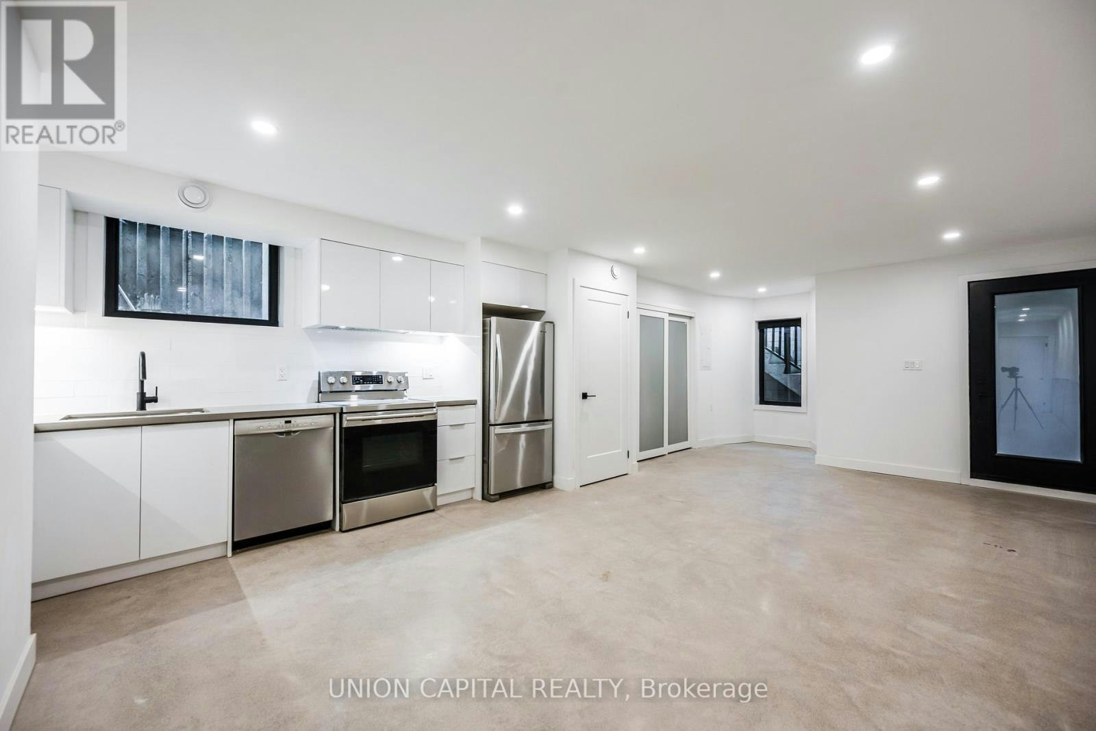 1-156 Dovercourt Road, Toronto, ON, M6J 3C4 - 3