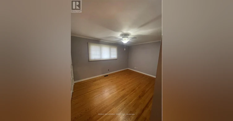 23 Woodsview Avenue W, Grimsby, ON, L3M 3S7 - 10