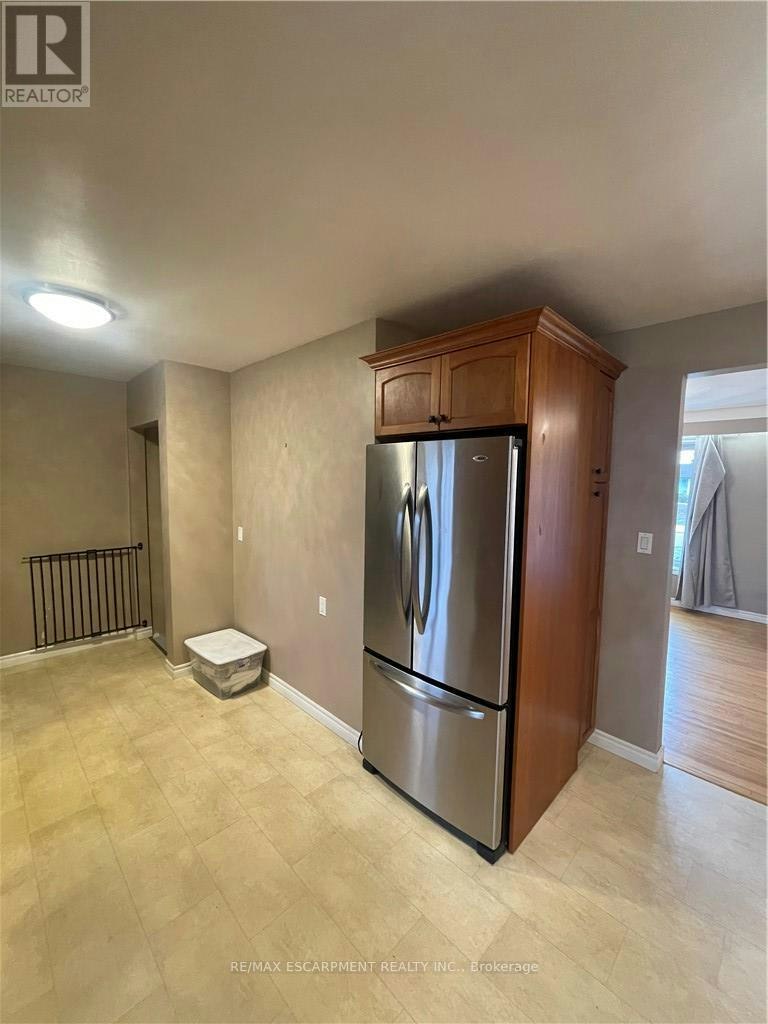 23 Woodsview Avenue W, Grimsby, ON, L3M 3S7 - 7