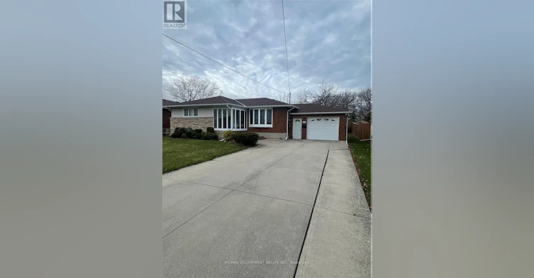 23 Woodsview Avenue W, Grimsby, ON, L3M 3S7