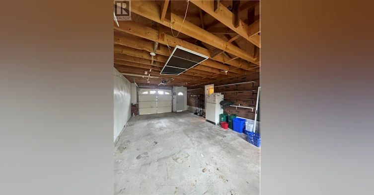 23 Woodsview Avenue W, Grimsby, ON, L3M 3S7 - 12