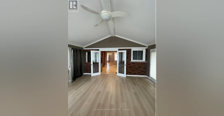 23 Woodsview Avenue W, Grimsby, ON, L3M 3S7 - 9