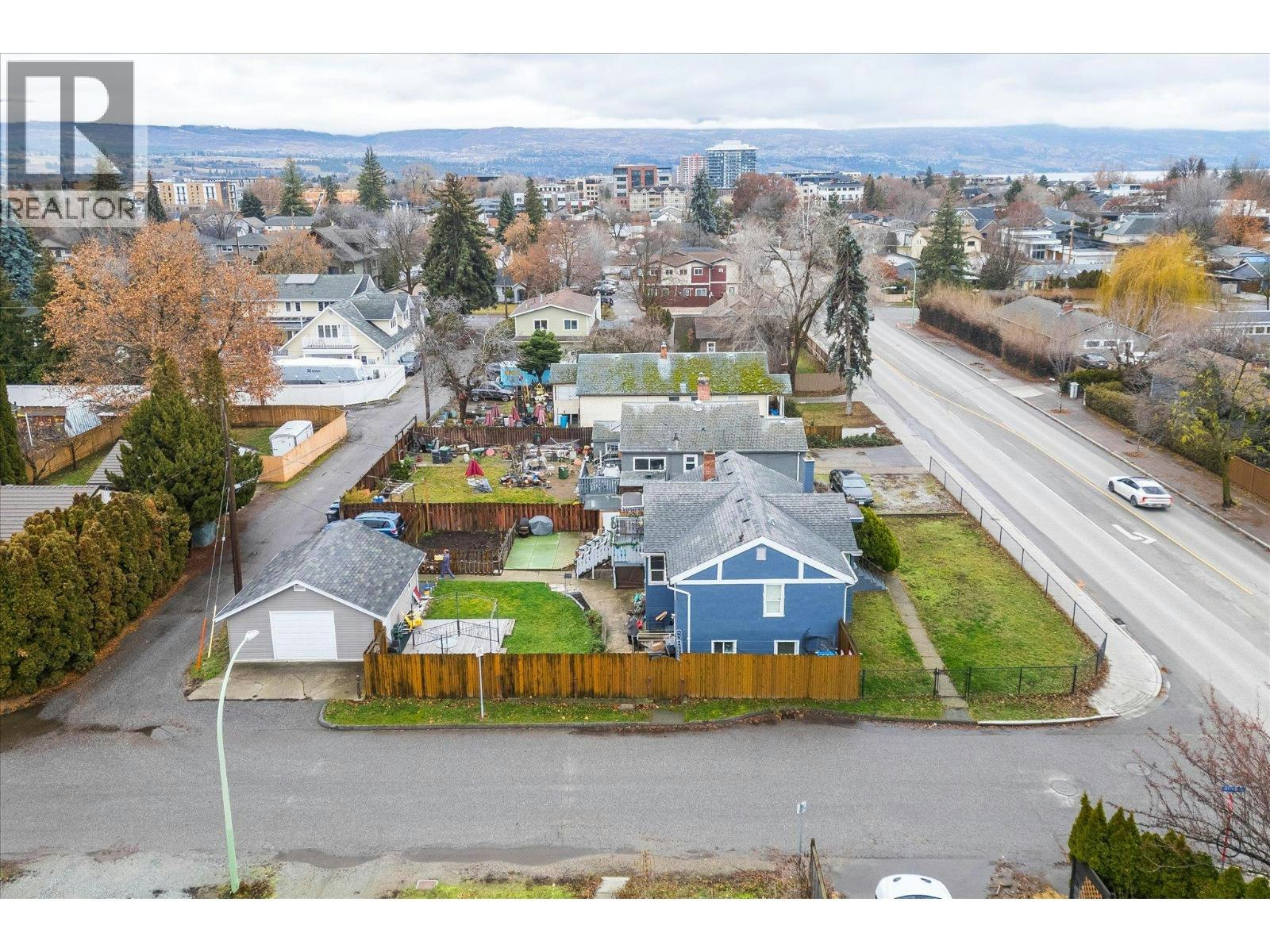 2415 Pandosy Street, Kelowna, BC, V1Y 1T7 - 7