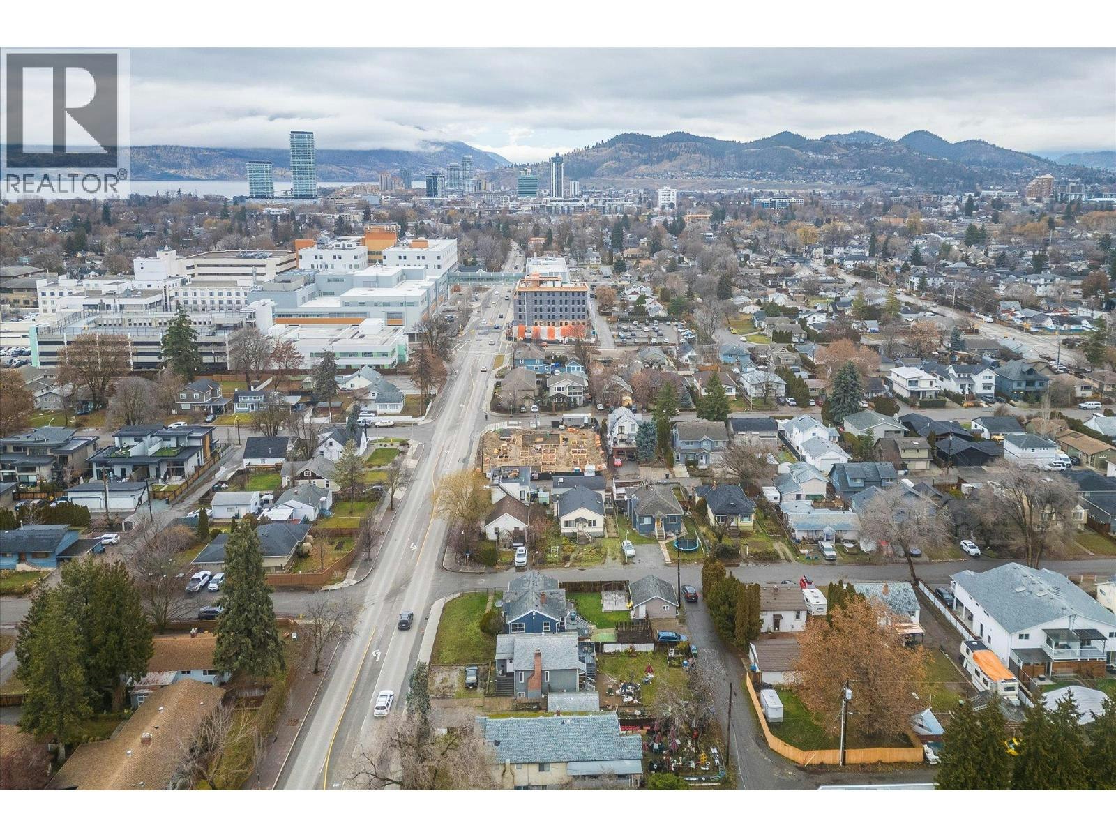 2415 Pandosy Street, Kelowna, BC, V1Y 1T7 - 10