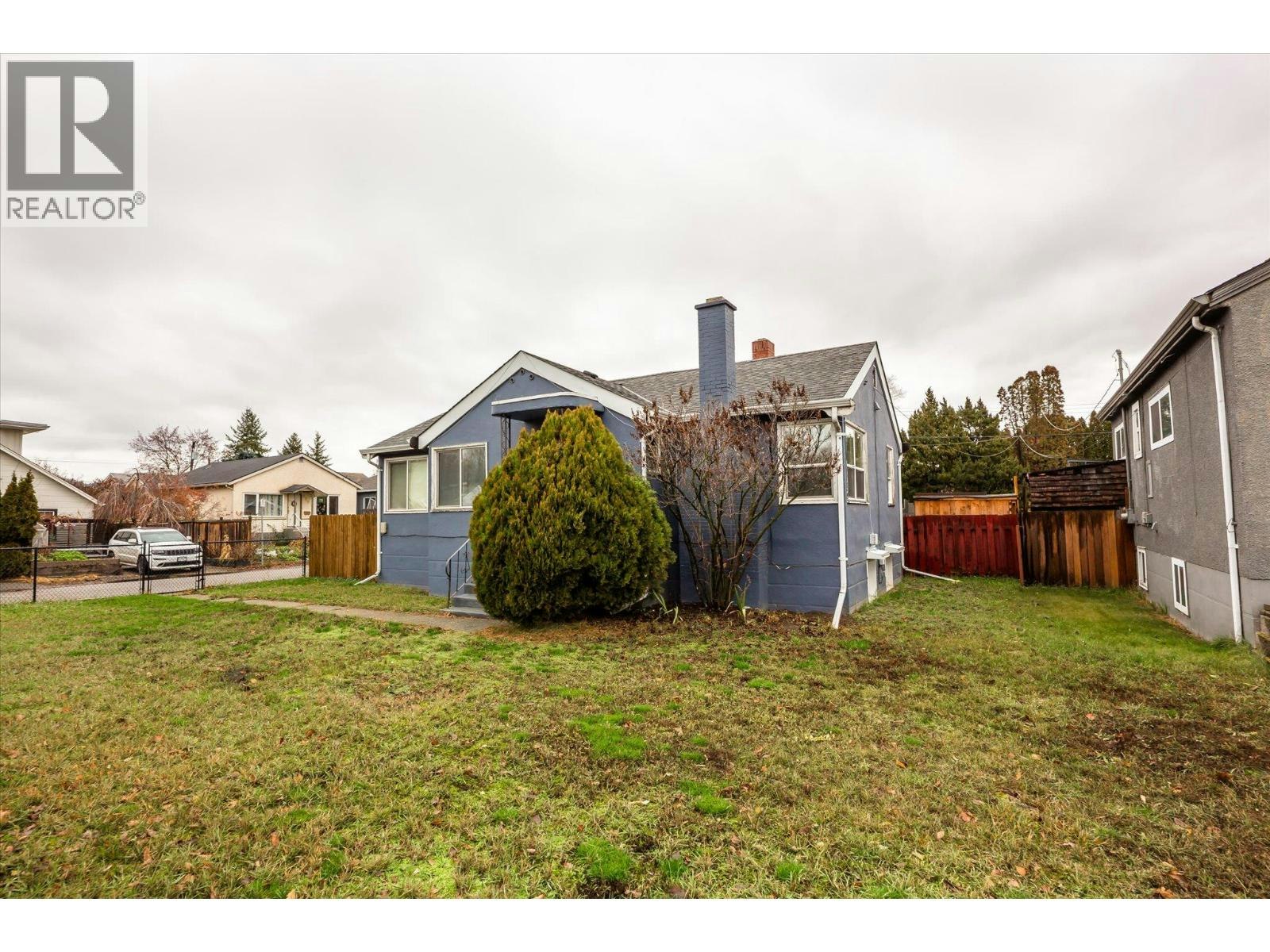 2415 Pandosy Street, Kelowna, BC, V1Y 1T7 - 20