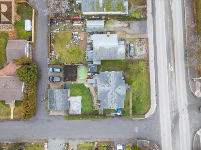 2415 Pandosy Street - 3
