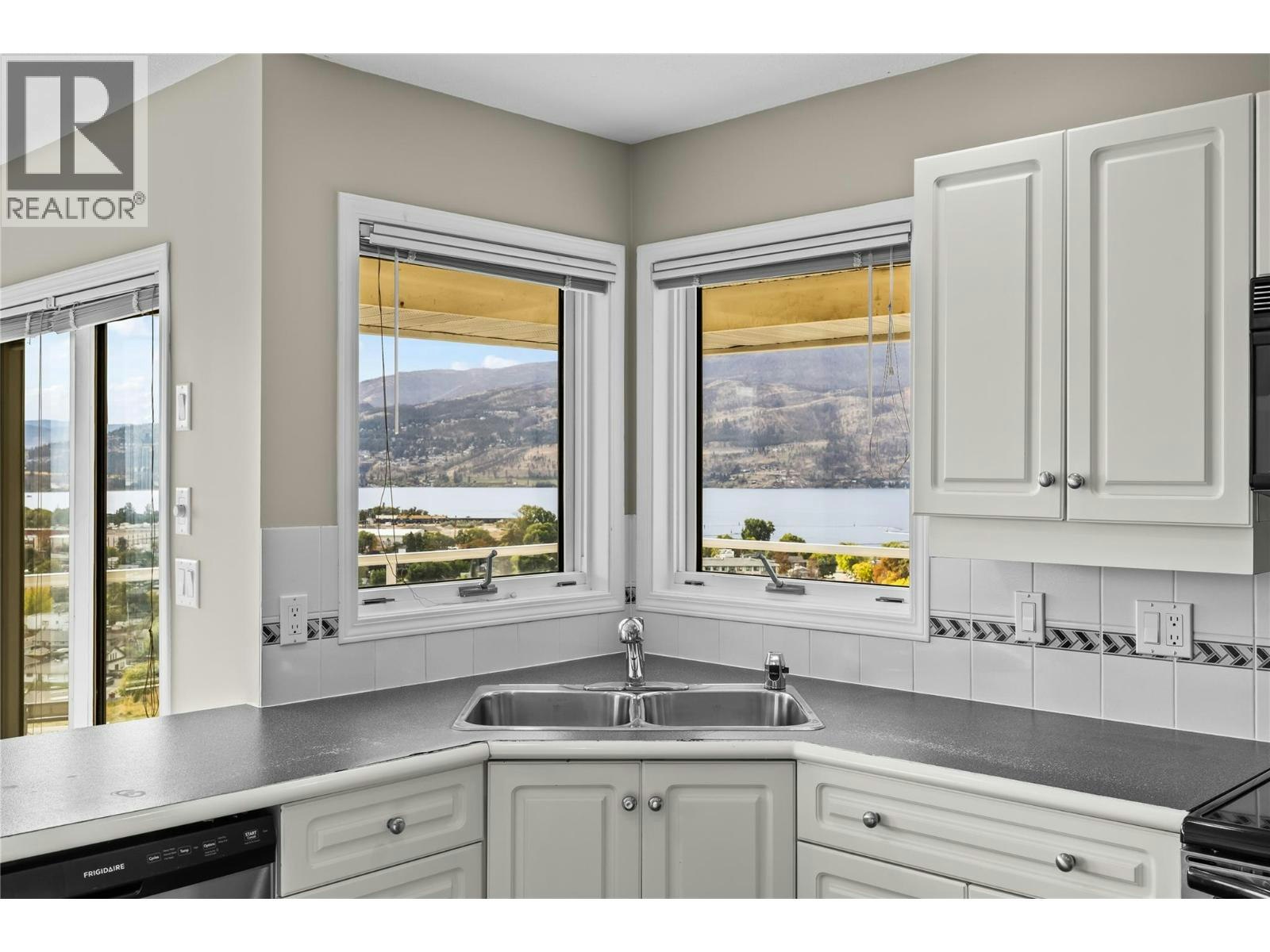 657 Royal View Drive, Kelowna, BC, V1Y 9K5 - 34
