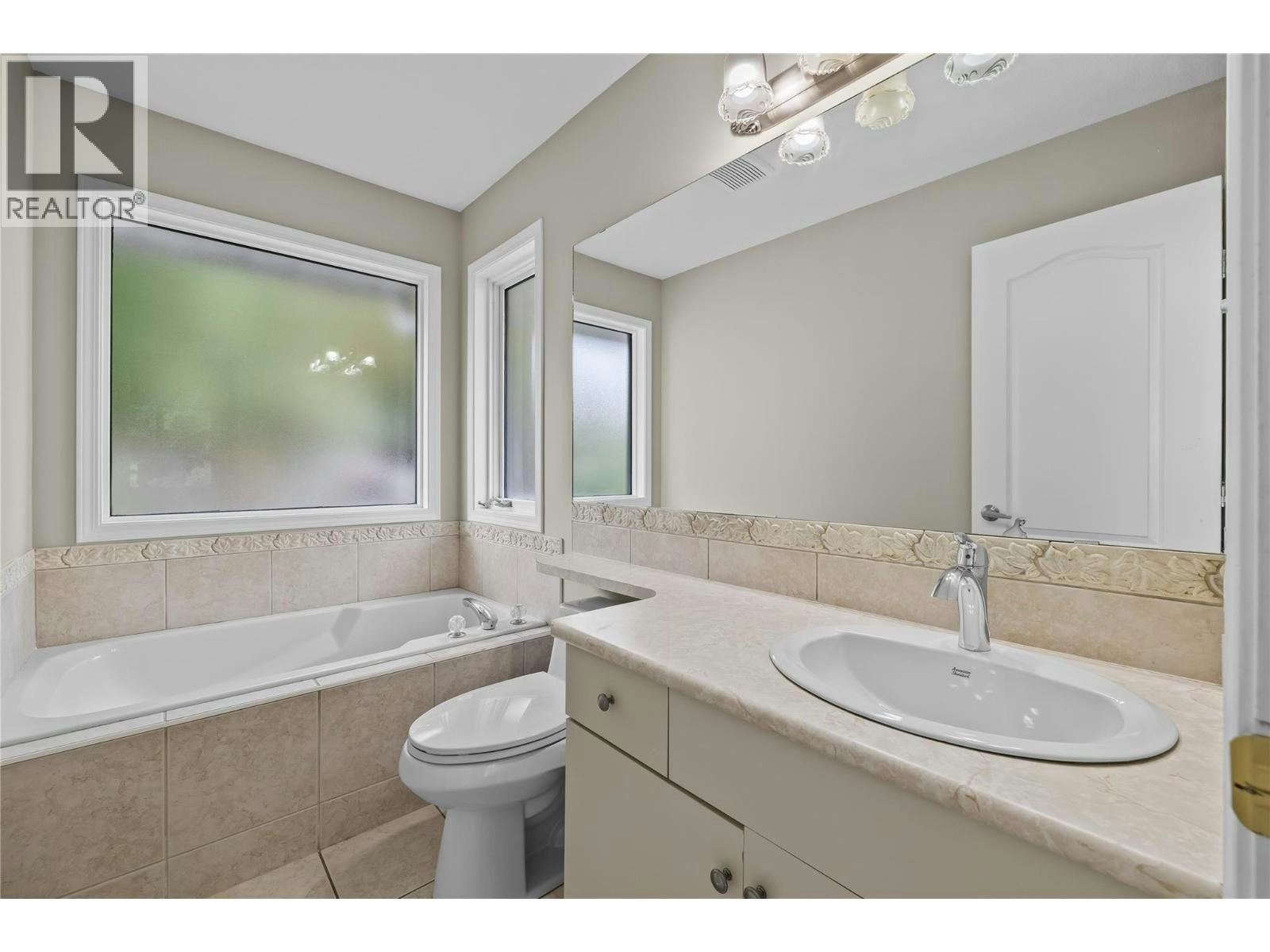 657 Royal View Drive, Kelowna, BC, V1Y 9K5 - 50