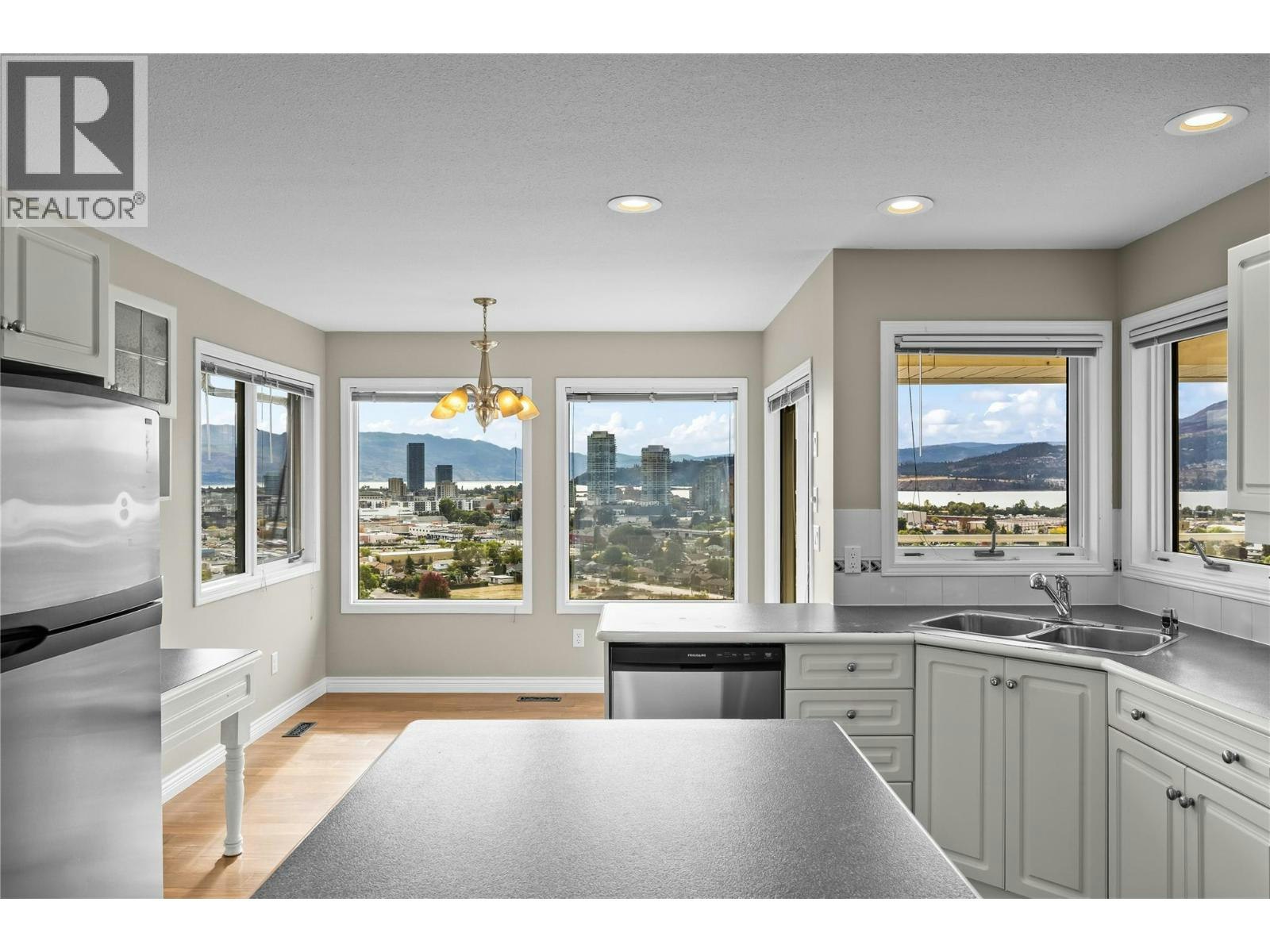 657 Royal View Drive, Kelowna, BC, V1Y 9K5 - 22