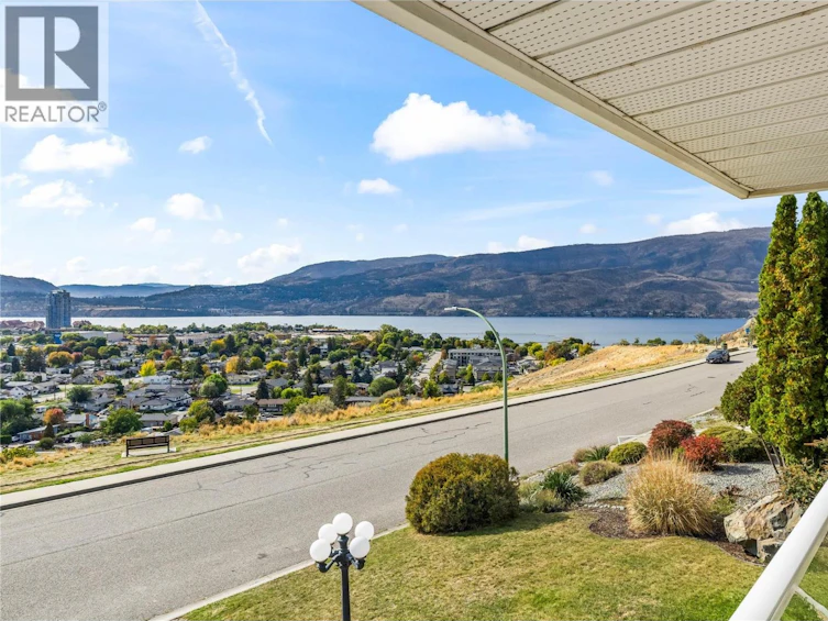 657 Royal View Drive, Kelowna, BC, V1Y 9K5 - 32