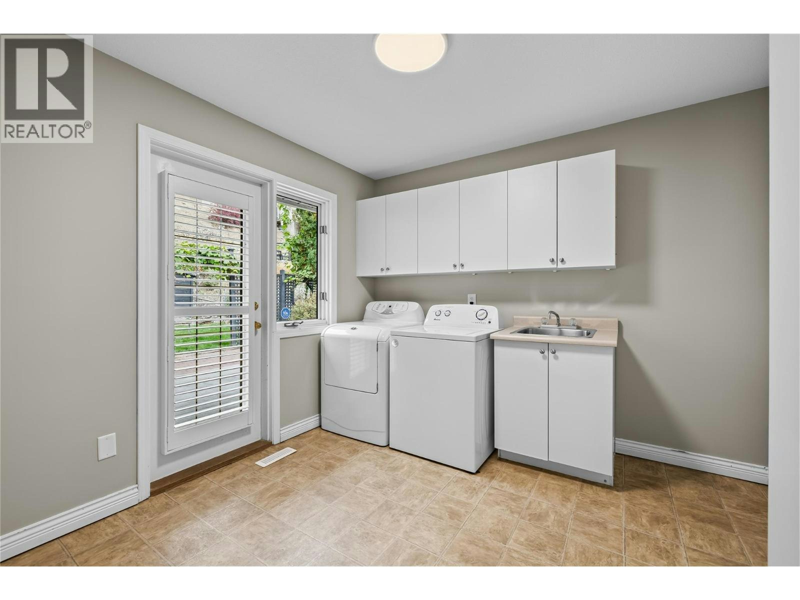 657 Royal View Drive, Kelowna, BC, V1Y 9K5 - 55