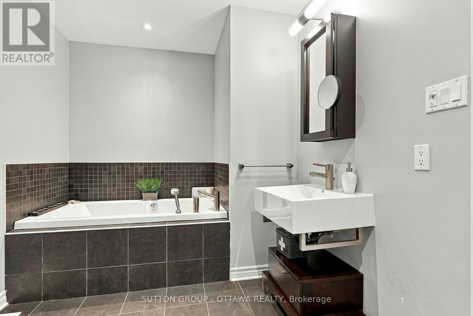 333 Riversedge Crescent, Ottawa, ON, K1V 0Y7 - 16