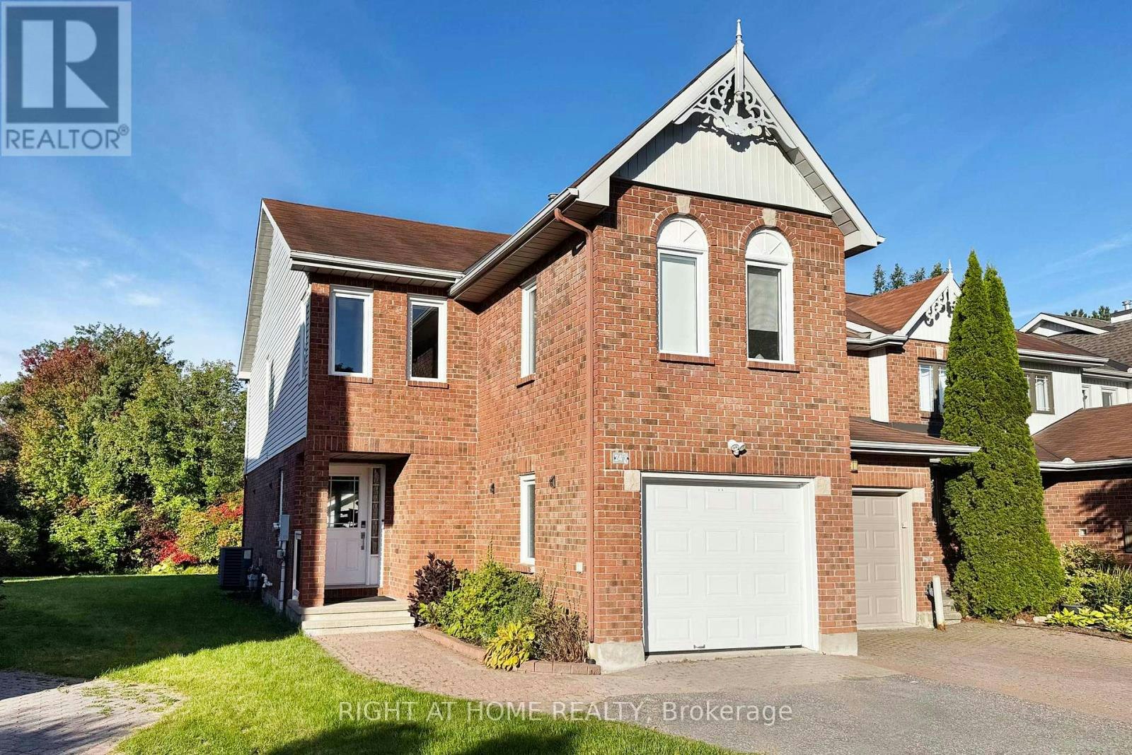 24 Harrington Court, Ottawa, ON, K2K 2S7
