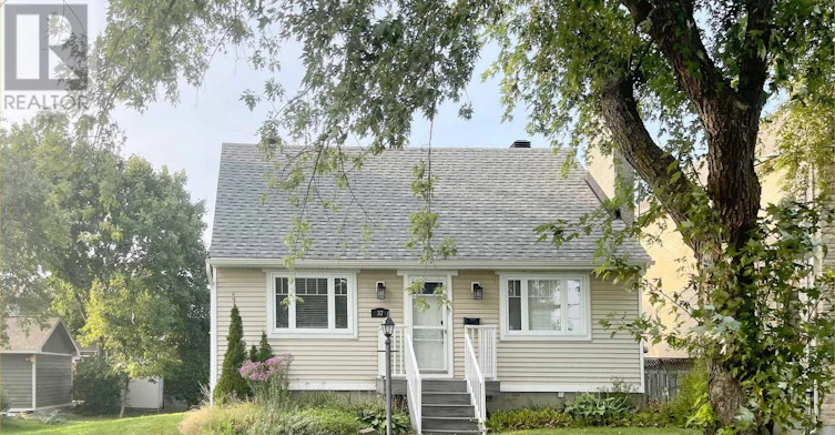 37 Rossland Avenue, Ottawa, ON, K2G 2K3