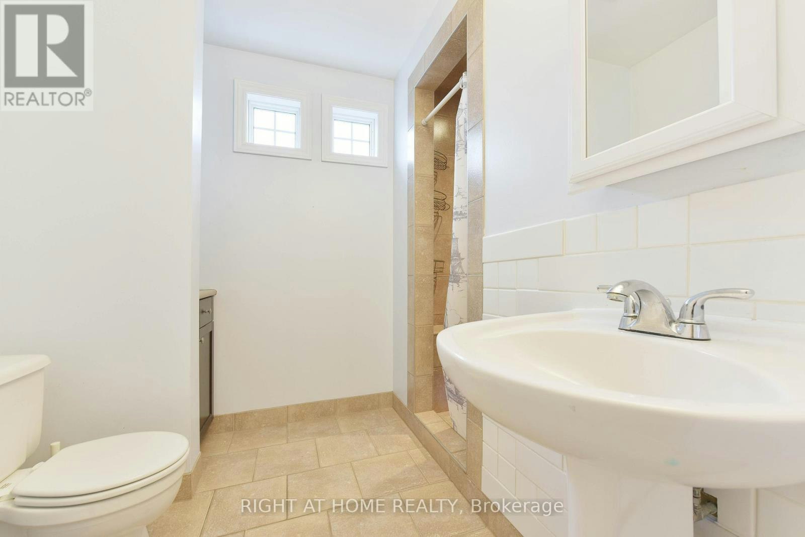 37 Rossland Avenue, Ottawa, ON, K2G 2K3 - 19