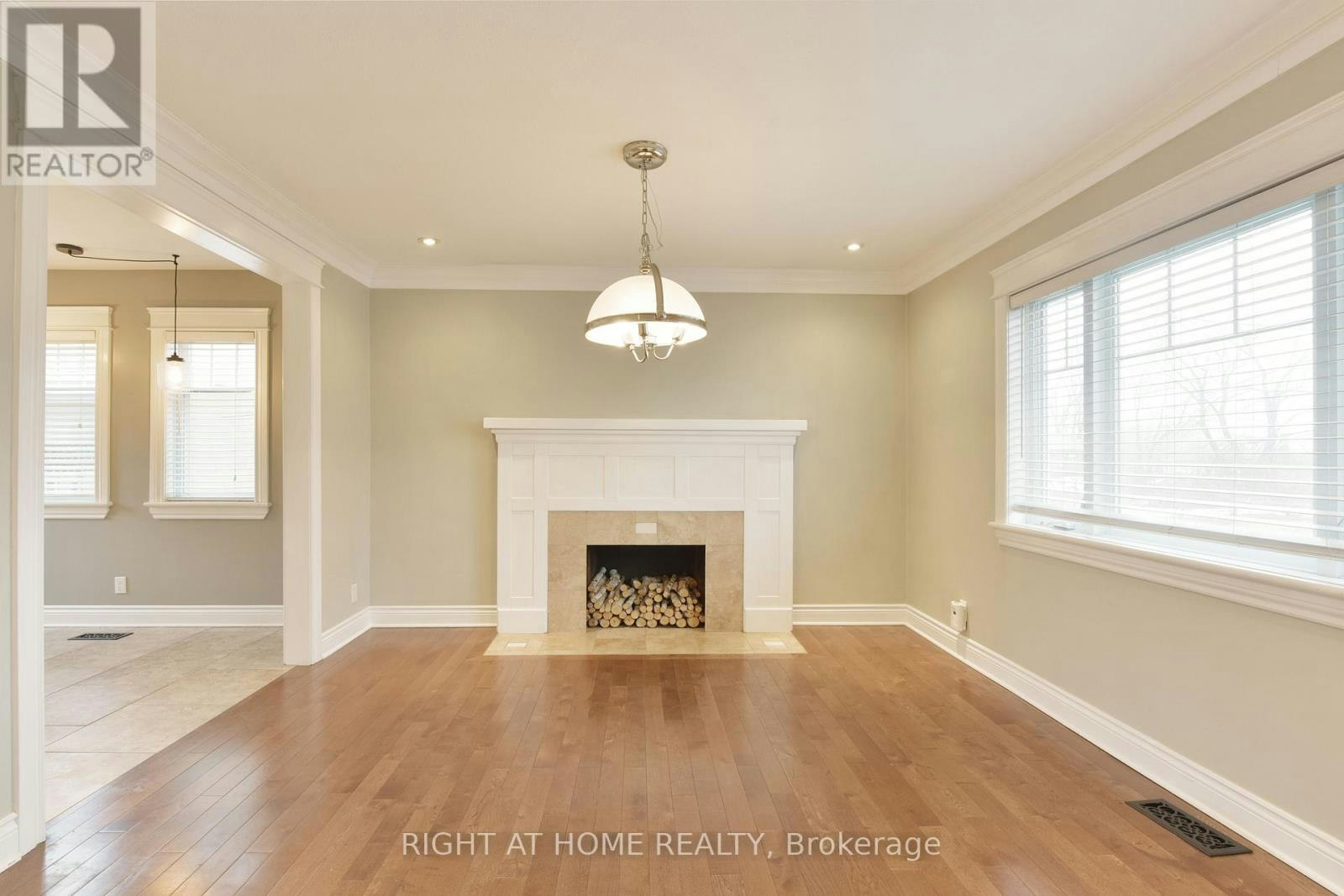 37 Rossland Avenue, Ottawa, ON, K2G 2K3 - 4