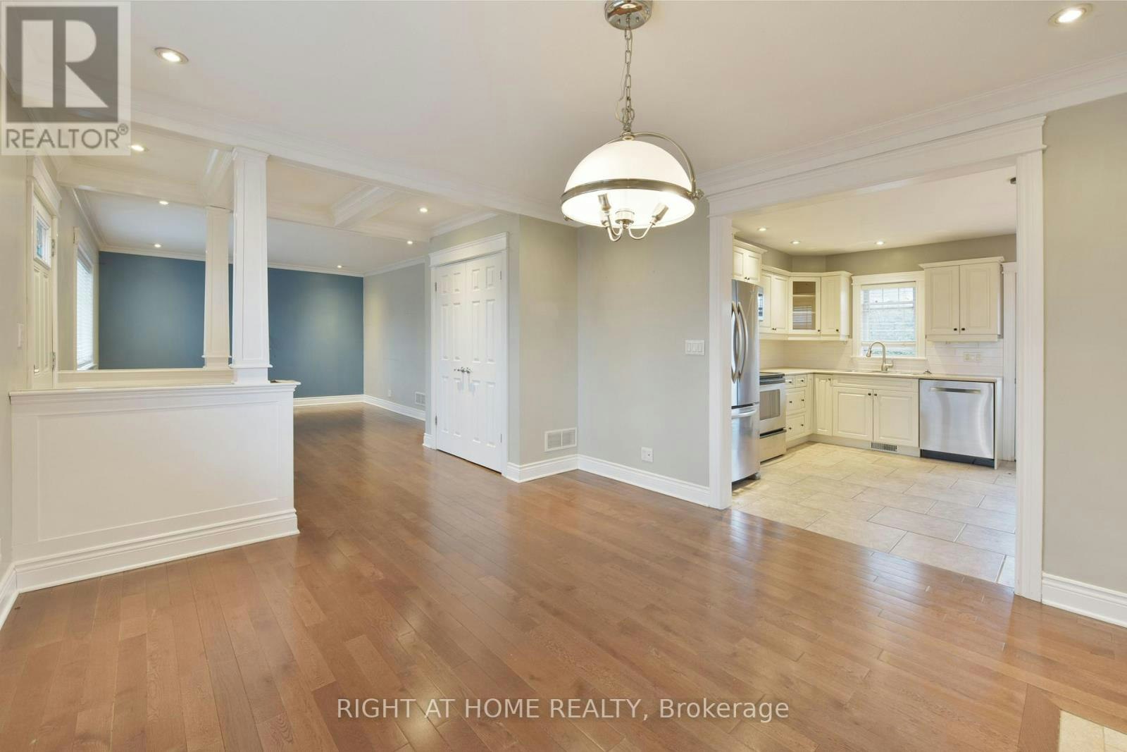37 Rossland Avenue, Ottawa, ON, K2G 2K3 - 8