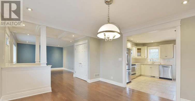 37 Rossland Avenue, Ottawa, ON, K2G 2K3 - 8