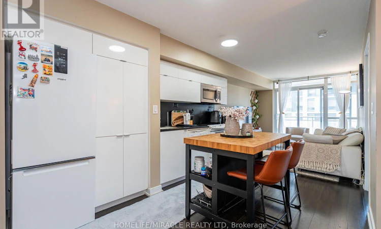 610-151 Dan Leckie Way