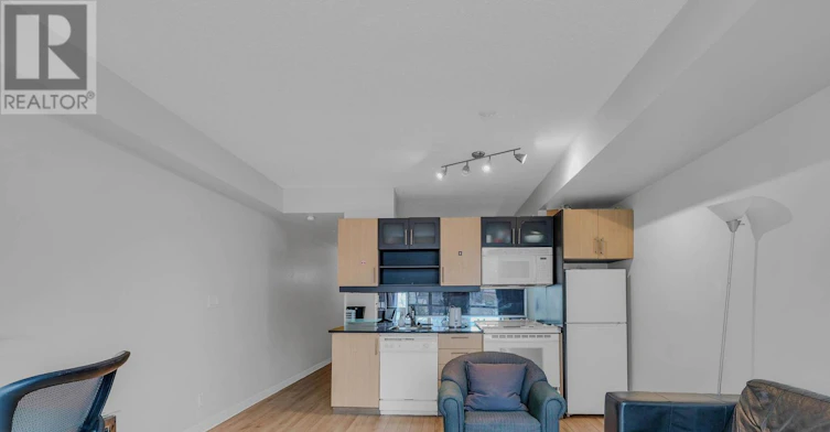 M22-350 Wellington Street W, Toronto, ON, M5V 3W9 - 10
