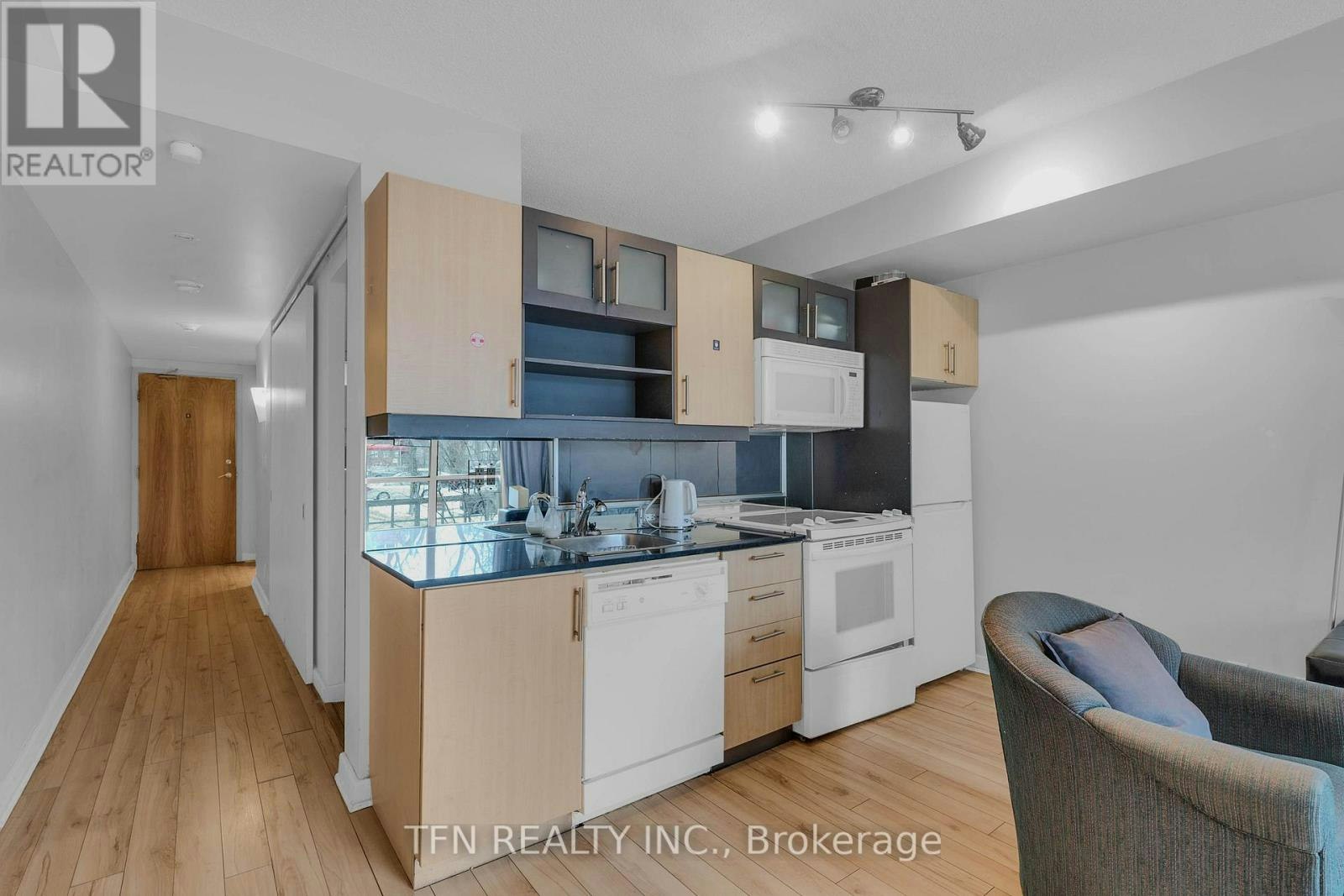 M22-350 Wellington Street W, Toronto, ON, M5V 3W9 - 11