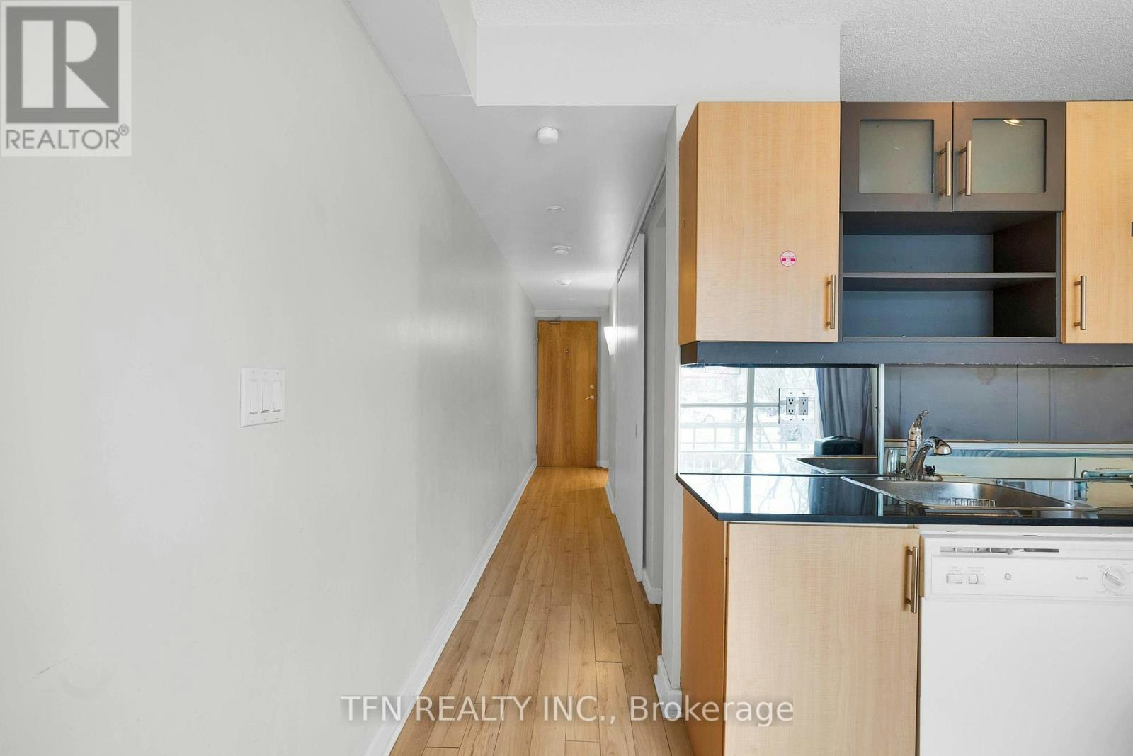 M22-350 Wellington Street W, Toronto, ON, M5V 3W9 - 8