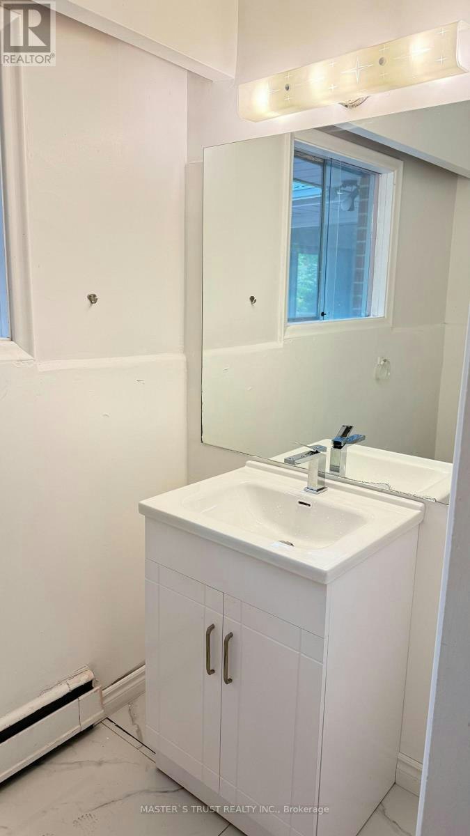 146 Yorkview Drive, Toronto, ON, M2R 1K1 - 7