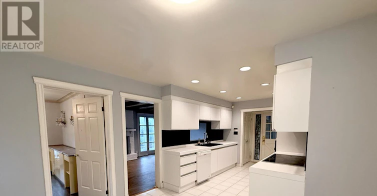 4 Canadiana Drive, Markham, ON, L3T 2Y6 - 9