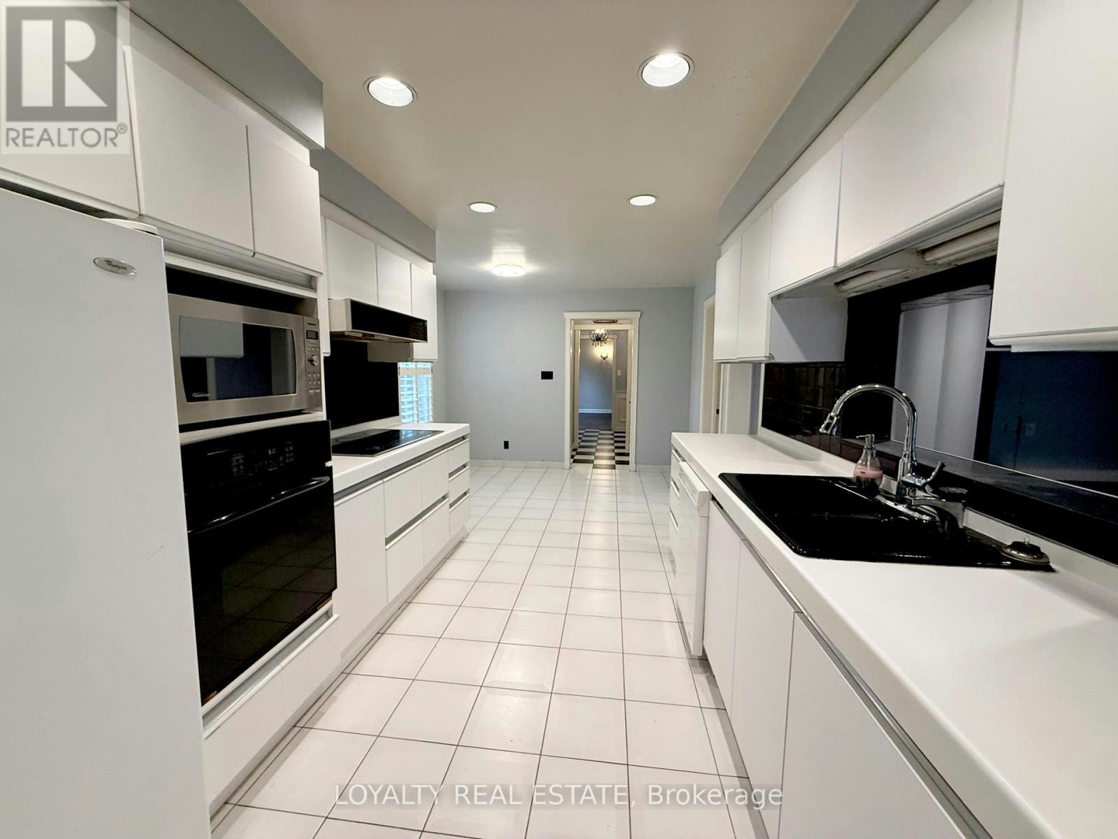 4 Canadiana Drive, Markham, ON, L3T 2Y6 - 8