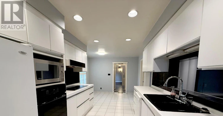 4 Canadiana Drive, Markham, ON, L3T 2Y6 - 8