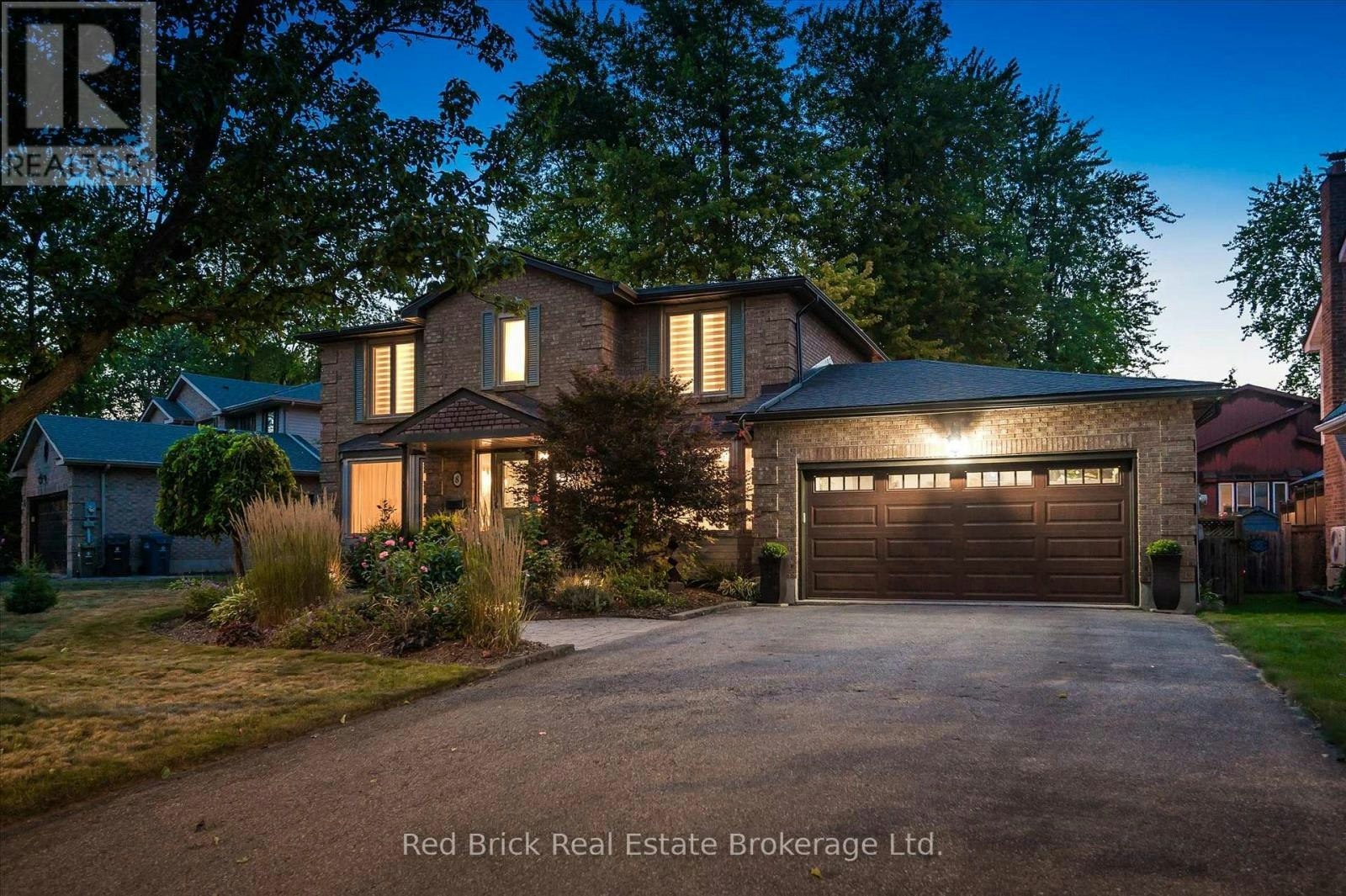 8 Sugarbush Place, Guelph, ON, N1H 7Z3