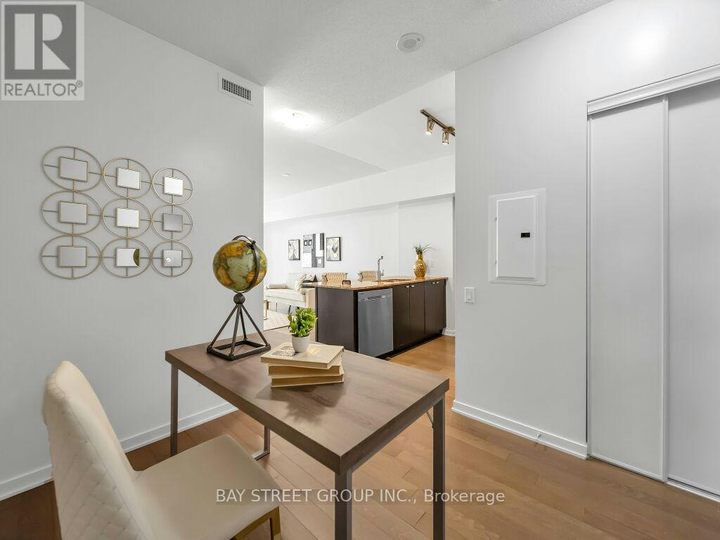 1501-105 The Queensway Avenue, Toronto, ON, M6G 5B5 - 11