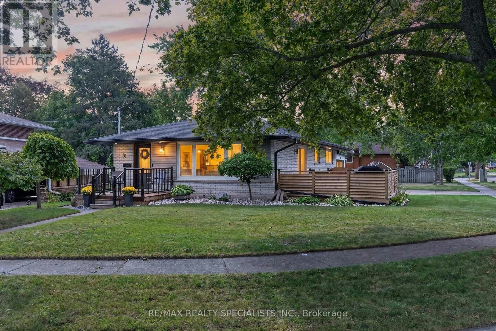 70 Duncairn Avenue, Kitchener, ON, N2M 4S4
