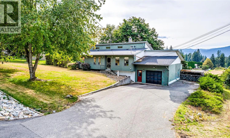 3275 Upper Mcleod Road