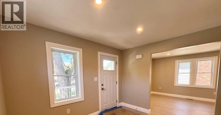 1296 Laurendeau Avenue, Windsor, ON, N8Y 4B5 - 4