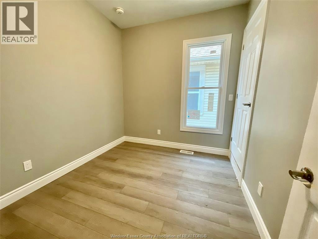 449 Ellis Street West, Windsor, ON, N8X 1B1 - 9