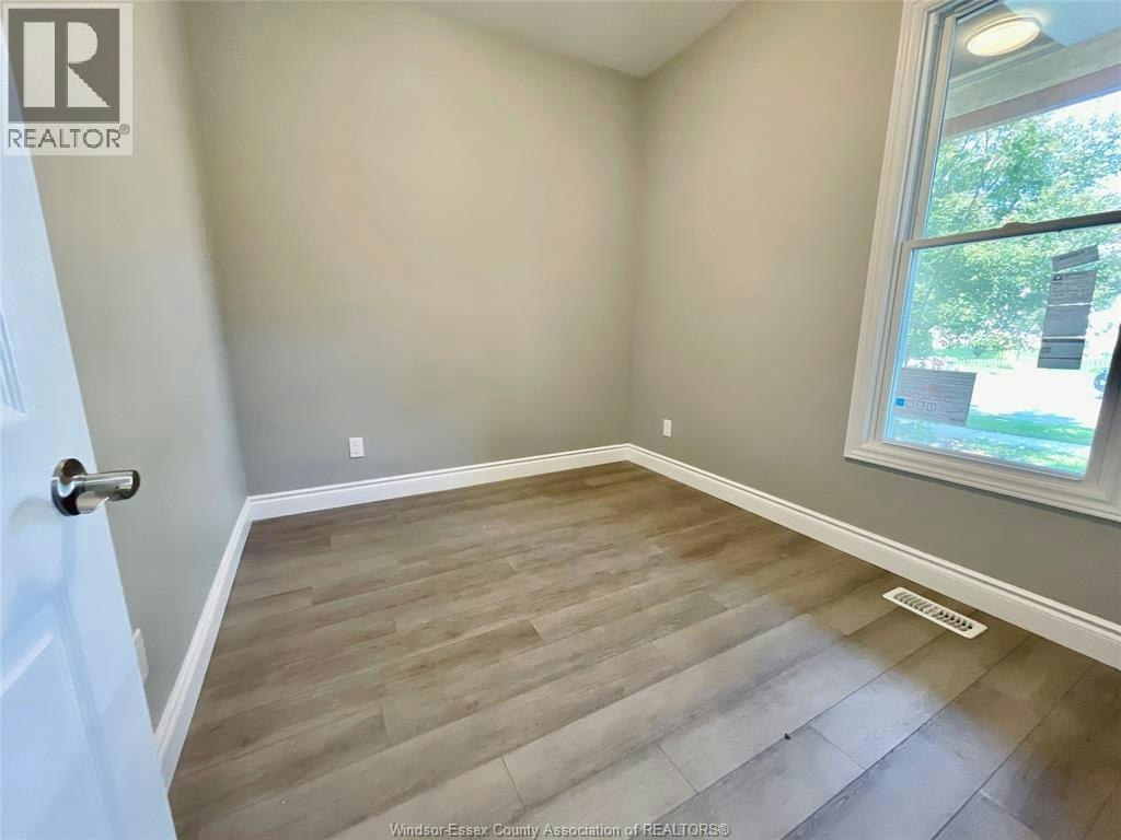449 Ellis Street West, Windsor, ON, N8X 1B1 - 8