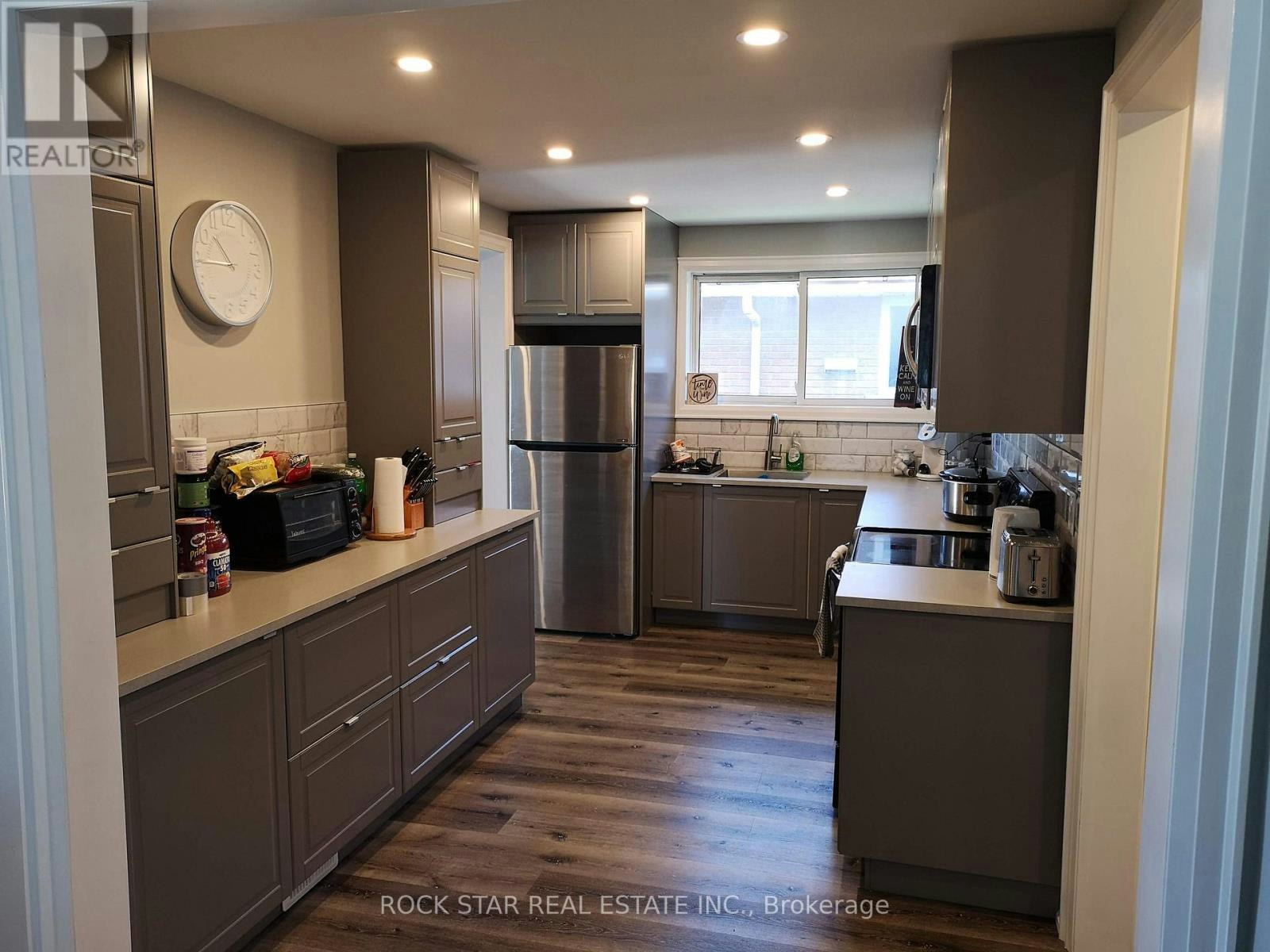 MAIN-258 Carson Drive, Hamilton, ON, L8T 2X7 - 5