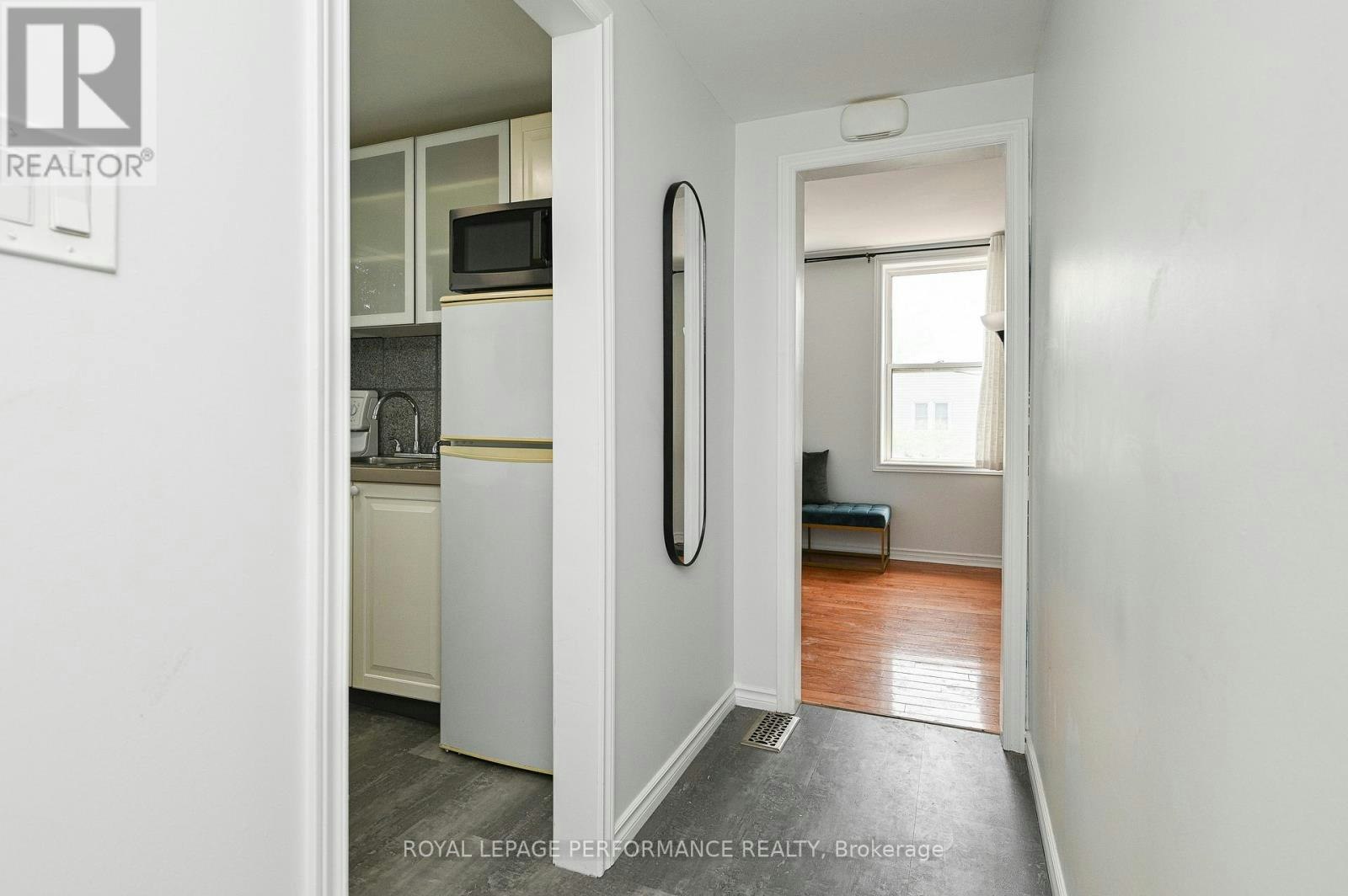2-123 Pamilla Street W, Ottawa, ON, K1S 3K9 4