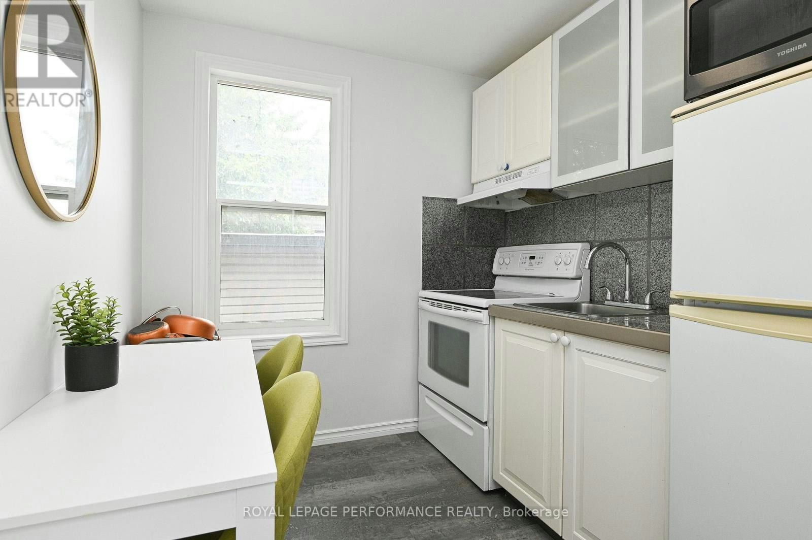 2-123 Pamilla Street W, Ottawa, ON, K1S 3K9 - 7