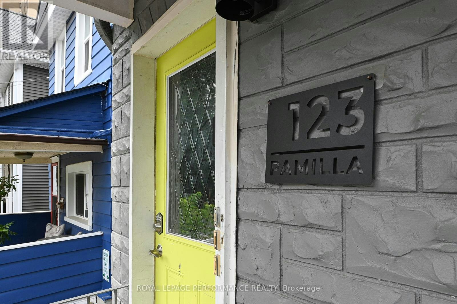 2-123 Pamilla Street W, Ottawa, ON, K1S 3K9 2