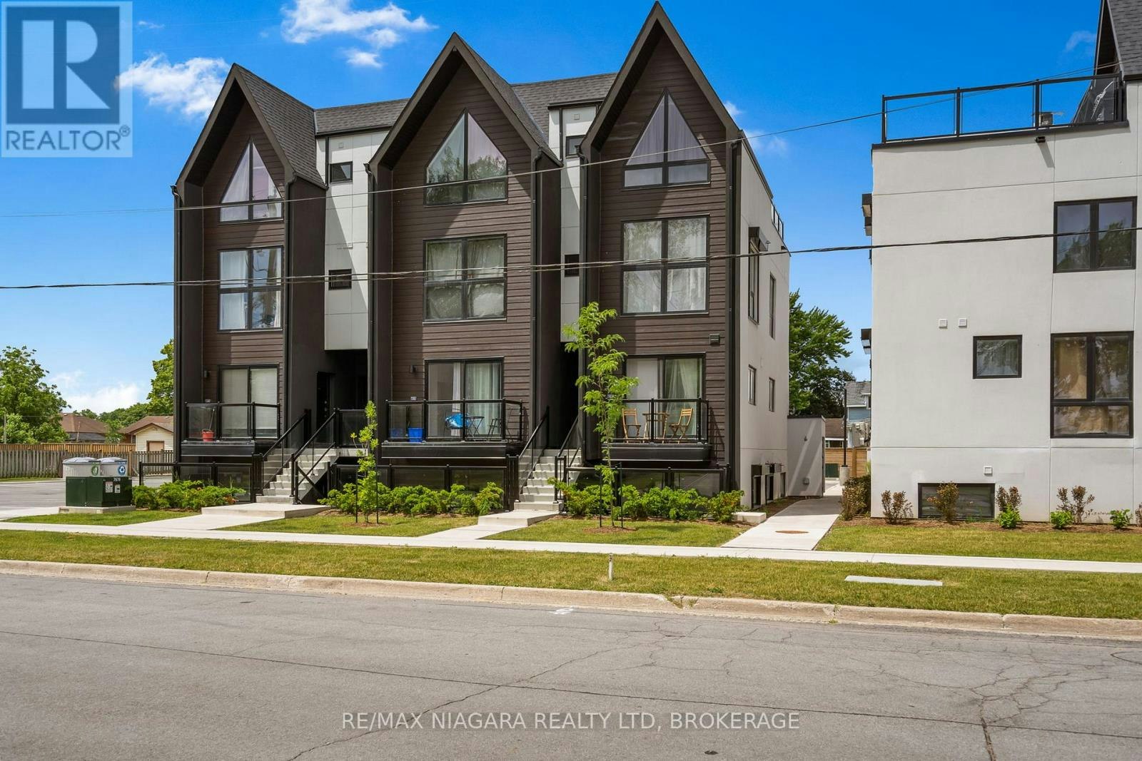 209-7277 Wilson Crescent, Niagara Falls, ON, L2G 4S5 - 2