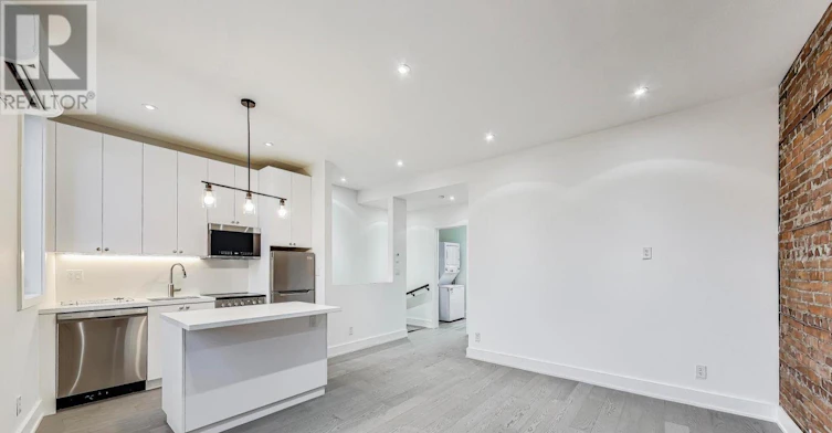 UPPER-2551 Yonge Street, Toronto, ON, M4P 2H9 - 7