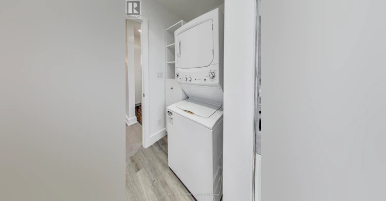 UPPER-2551 Yonge Street, Toronto, ON, M4P 2H9 - 16
