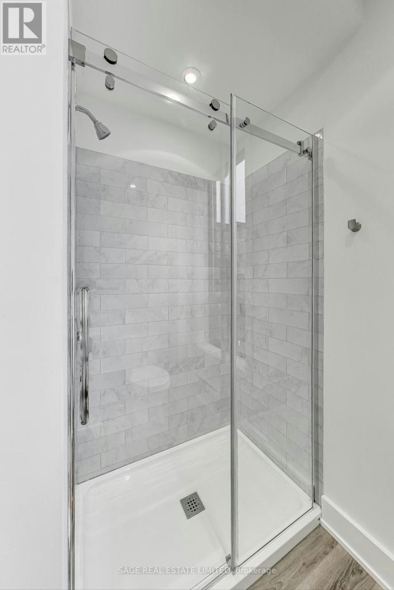 UPPER-2551 Yonge Street, Toronto, ON, M4P 2H9 - 14
