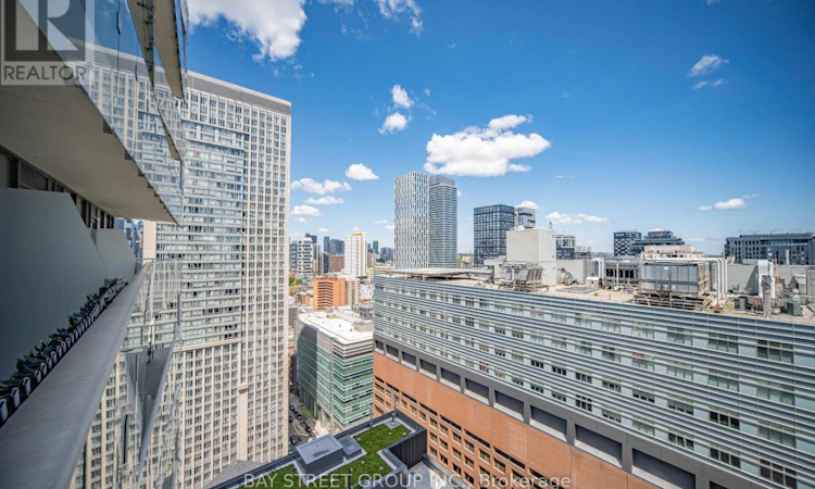 2204-197 Yonge Street
