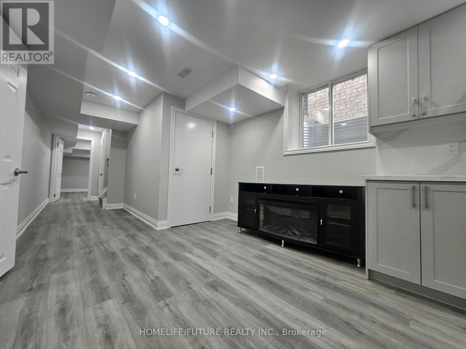 22 Headon Avenue, Ajax, ON, L1Z 1R4 - 2